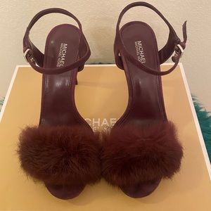 Michael Kors FAYE SUEDE & FUR HEEL SANDAL OPEN-TOE